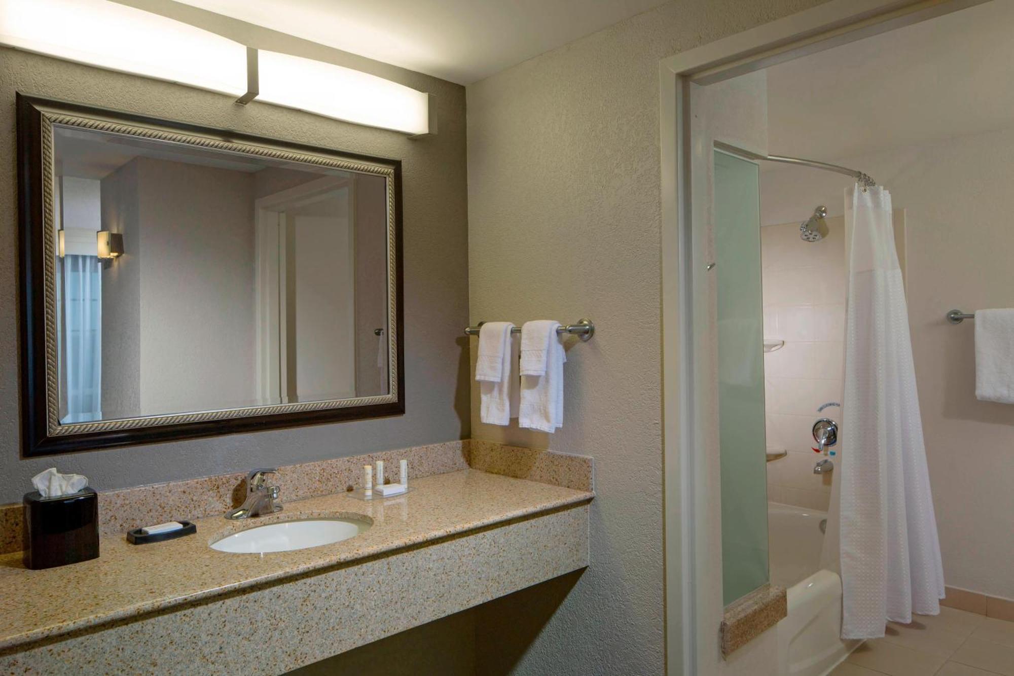 Courtyard By Marriott Fort Lauderdale Airport & Cruise Port Dania Beach Exteriér fotografie