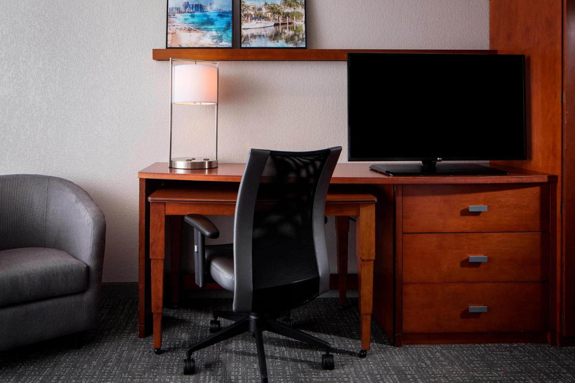 Courtyard By Marriott Fort Lauderdale Airport & Cruise Port Dania Beach Exteriér fotografie
