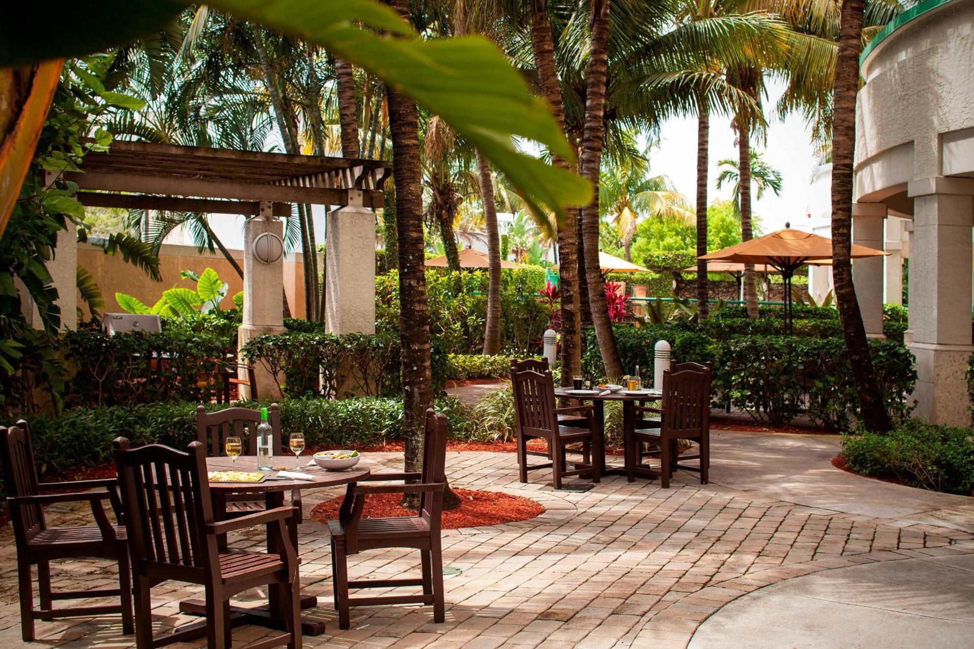 Courtyard By Marriott Fort Lauderdale Airport & Cruise Port Dania Beach Exteriér fotografie