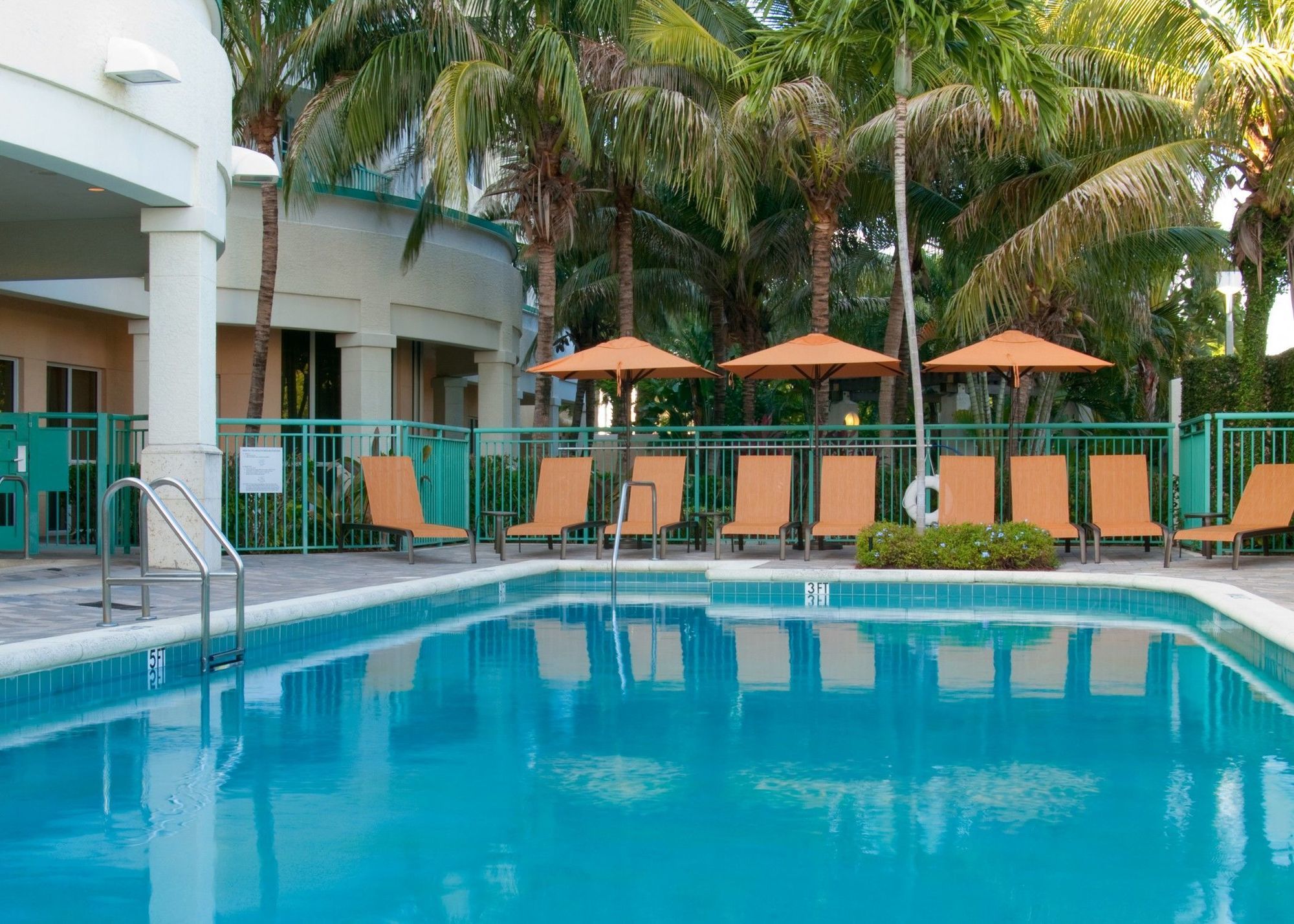 Courtyard By Marriott Fort Lauderdale Airport & Cruise Port Dania Beach Zařízení fotografie
